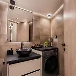 Monte Smith Luxury Apartment *