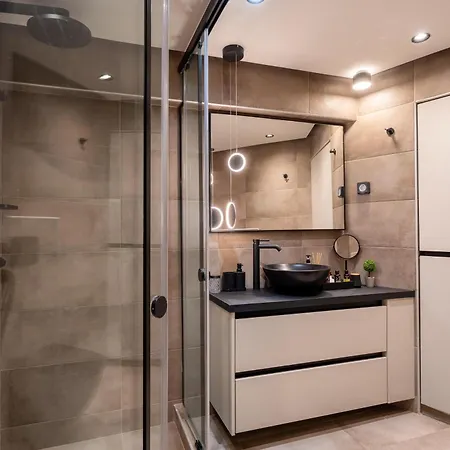 Monte Smith Luxury *