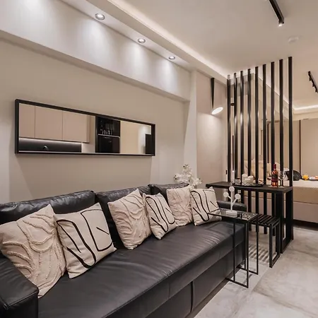 Monte Smith Luxury *