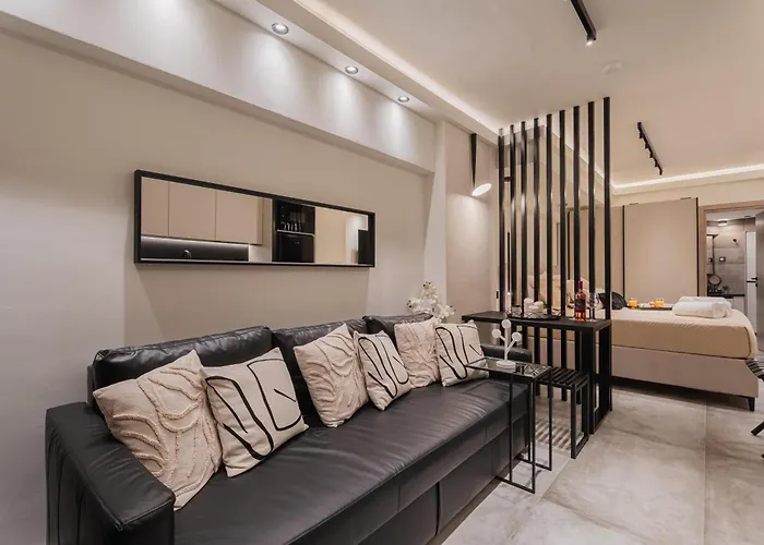 Monte Smith Luxury *