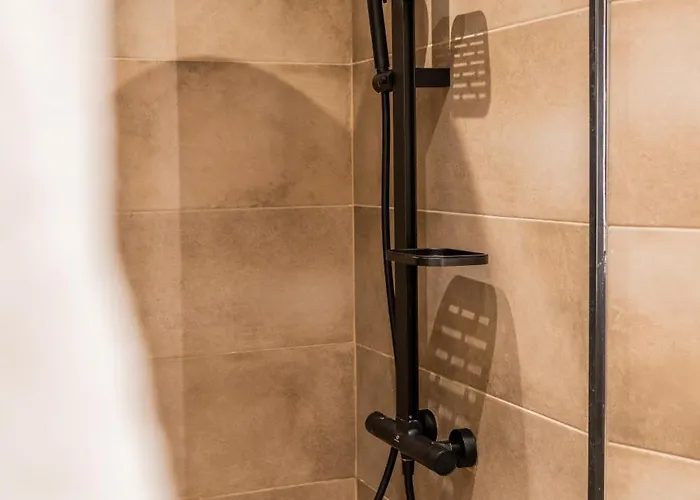 Monte Smith Luxury *