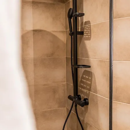 Monte Smith Luxury *