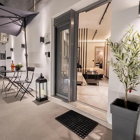 Monte Smith Luxury Apartment *